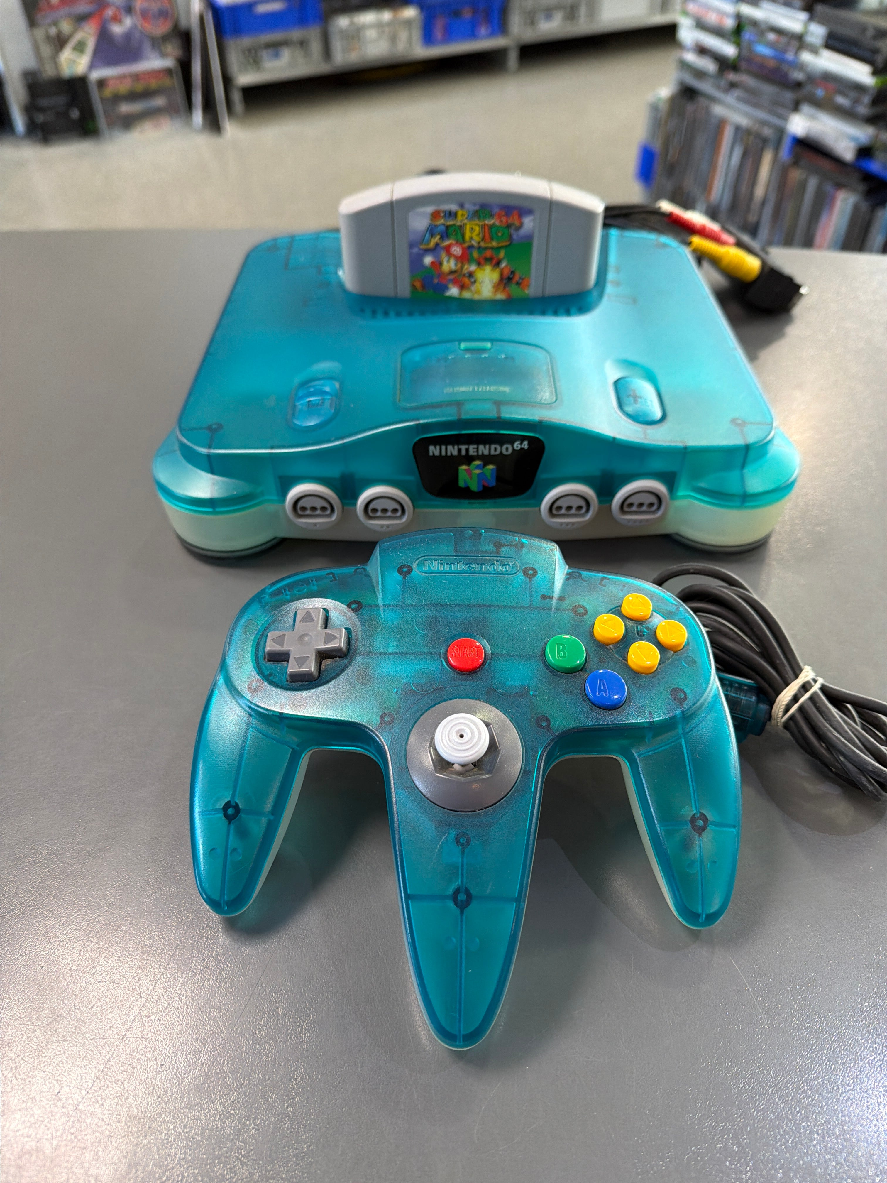 N64 Konsole Ice Blue Clear Transparent mit Super Mario 64