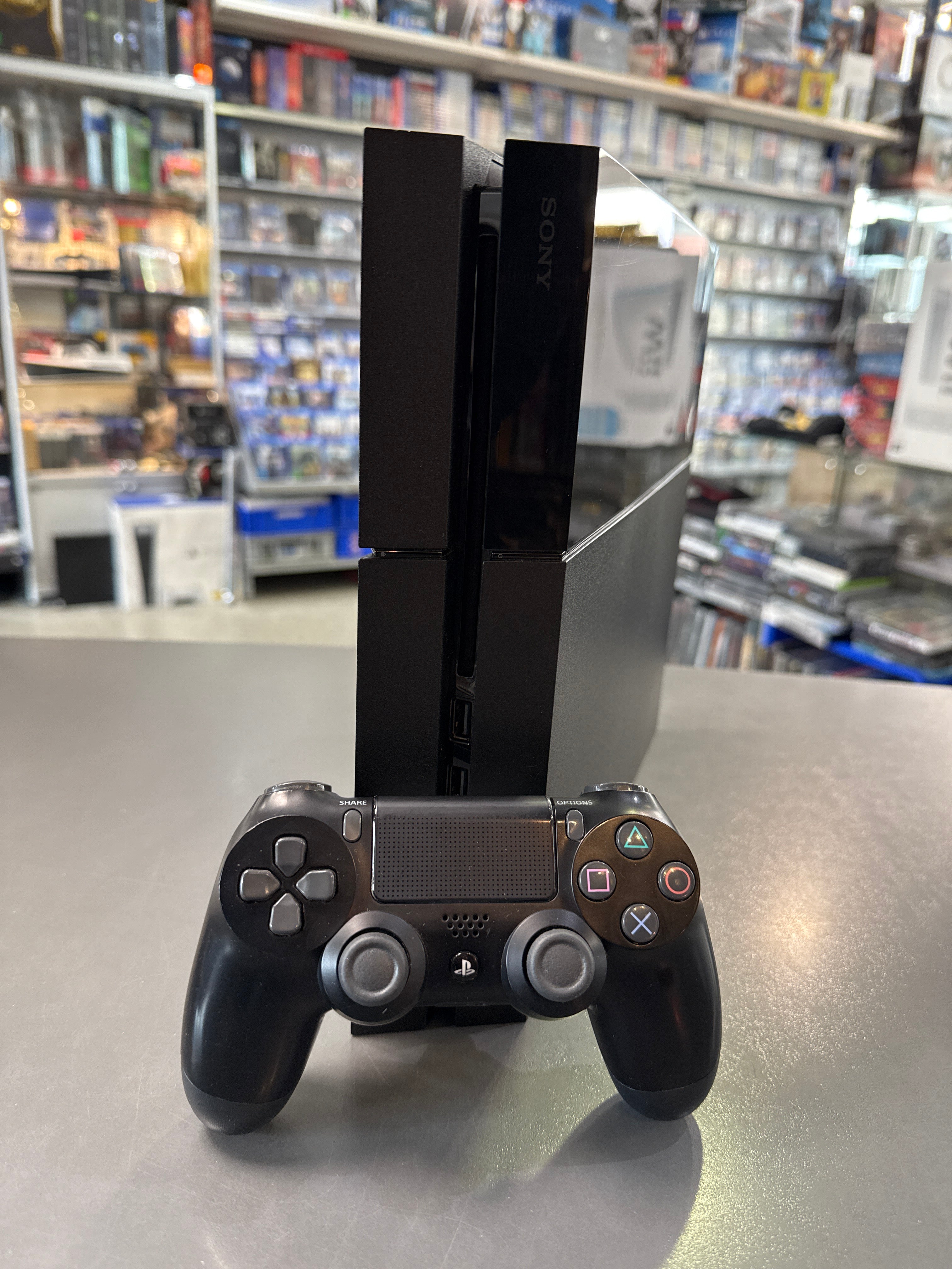 PlayStation 4 500 GB Konsole Model CUH-1116A mit Spielen *gebraucht