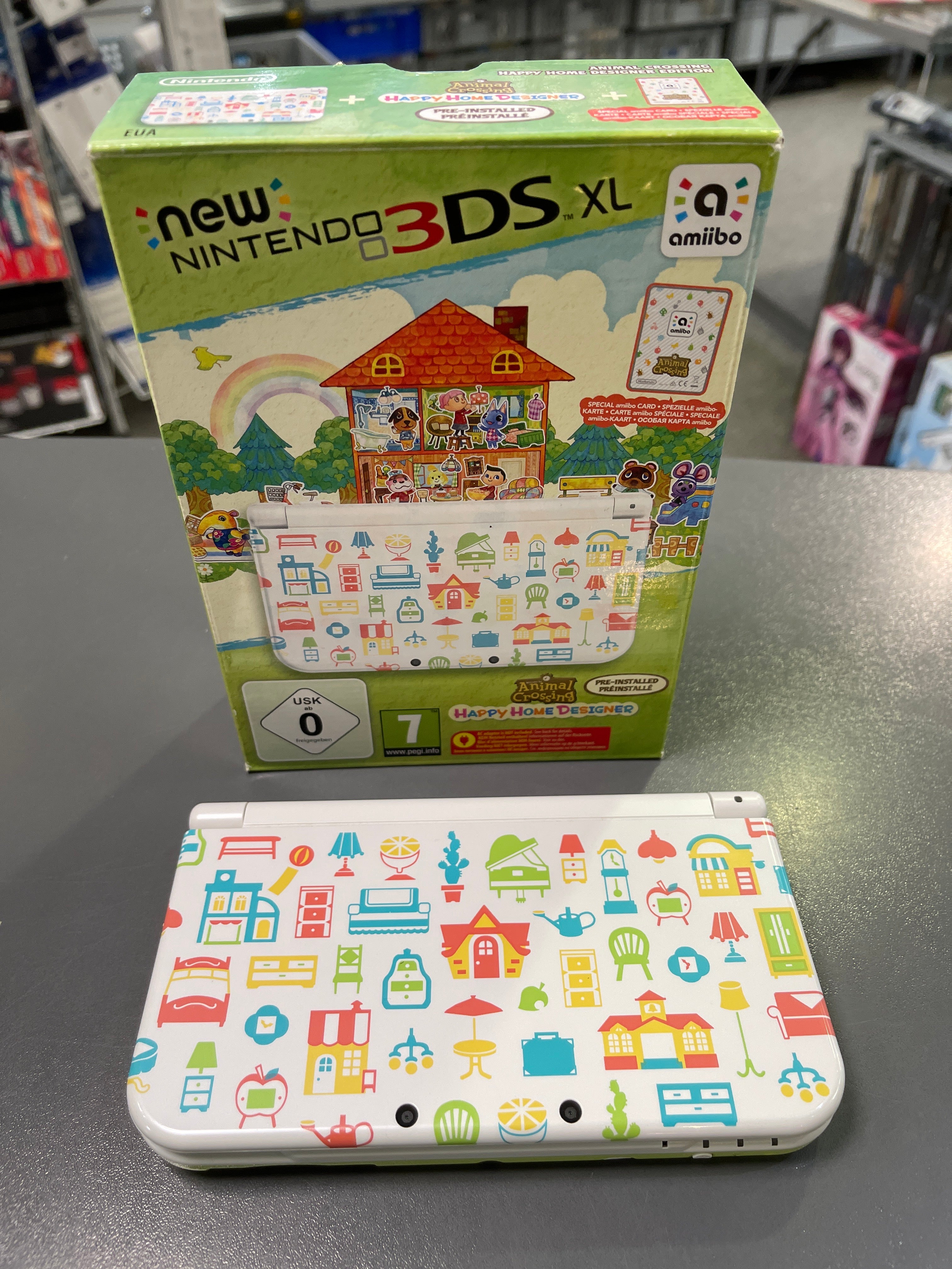 New Nintendo 3DS XL - Konsole (Special Edition) + Animal Crossing: Happy Home Designer *gebraucht