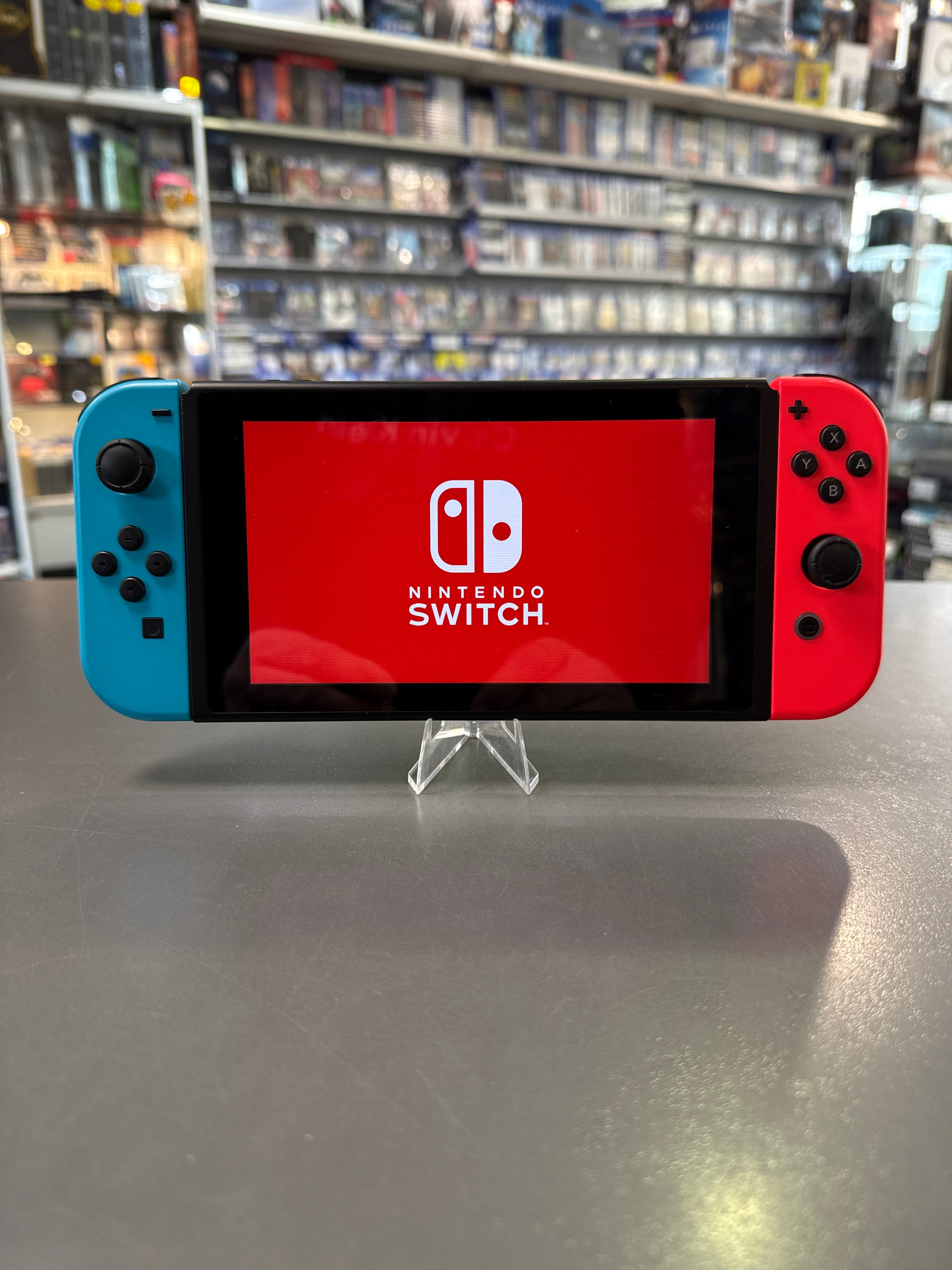 Nintendo Switch-Konsole mit Joy cons blau / rot *gebraucht