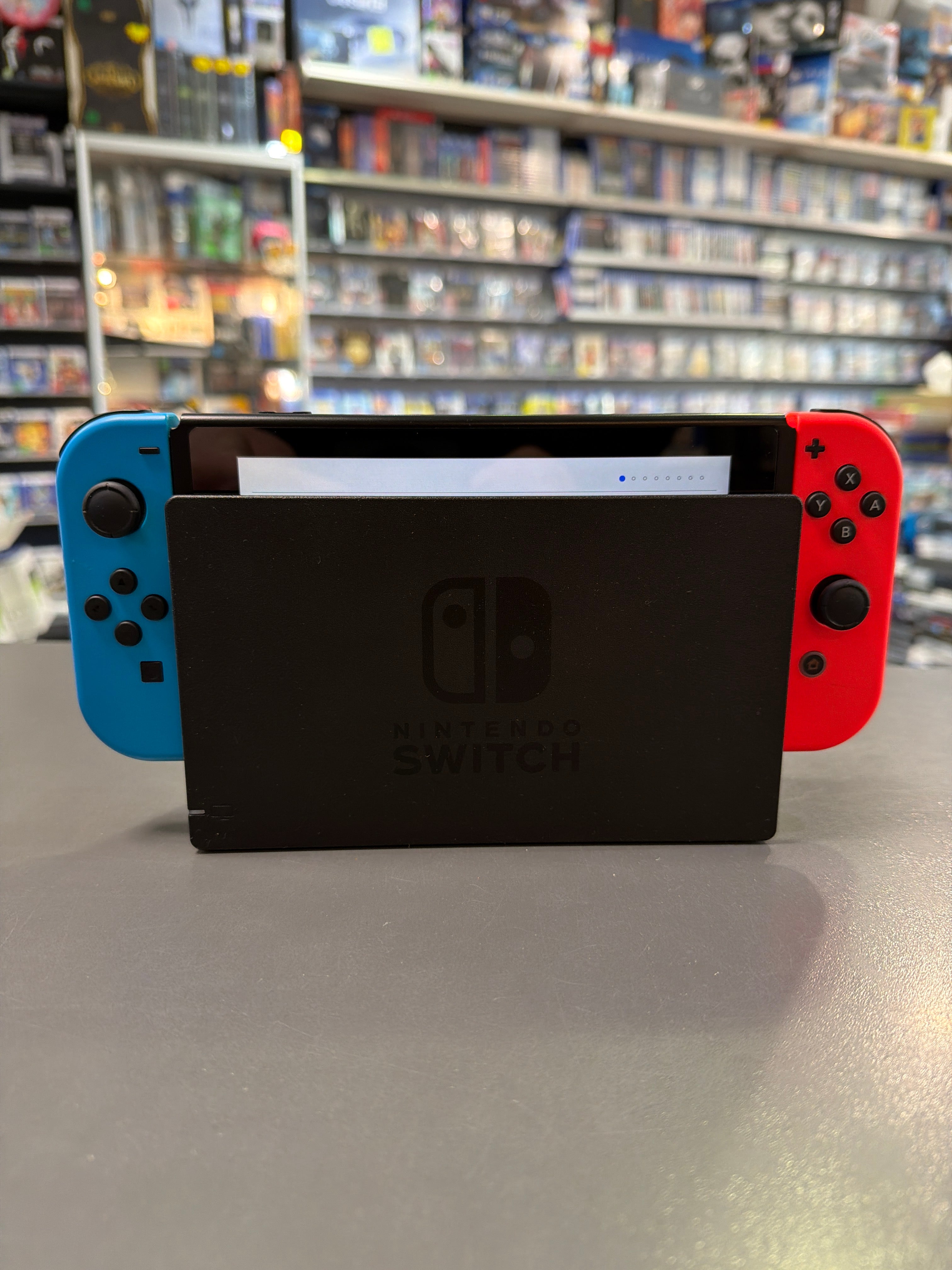Nintendo Switch-Konsole mit Joy cons Rot/Blau *gebraucht*