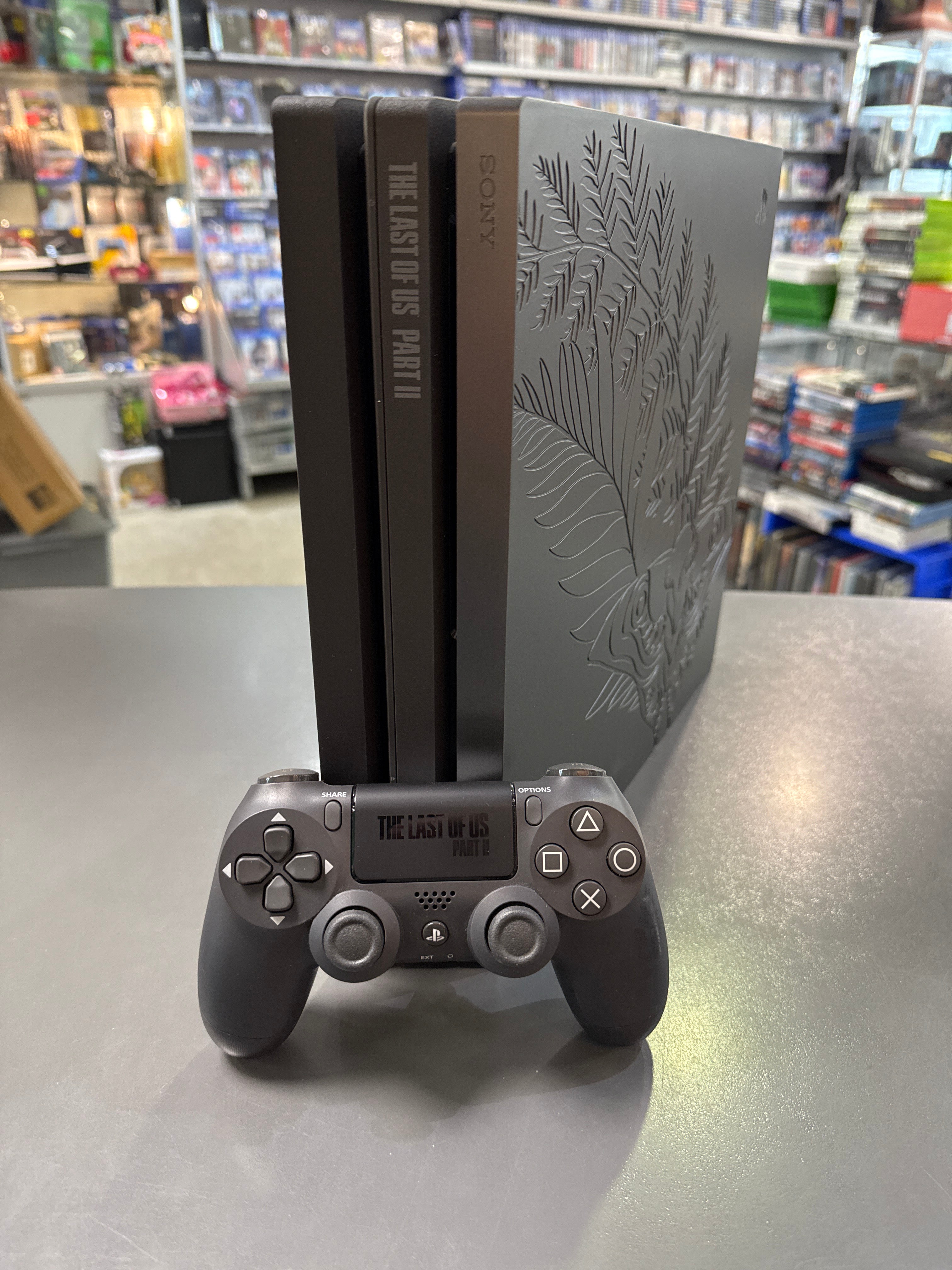 Last of US PlayStation 4 Pro Limited Edition 1TB *gebraucht* Neuwertig