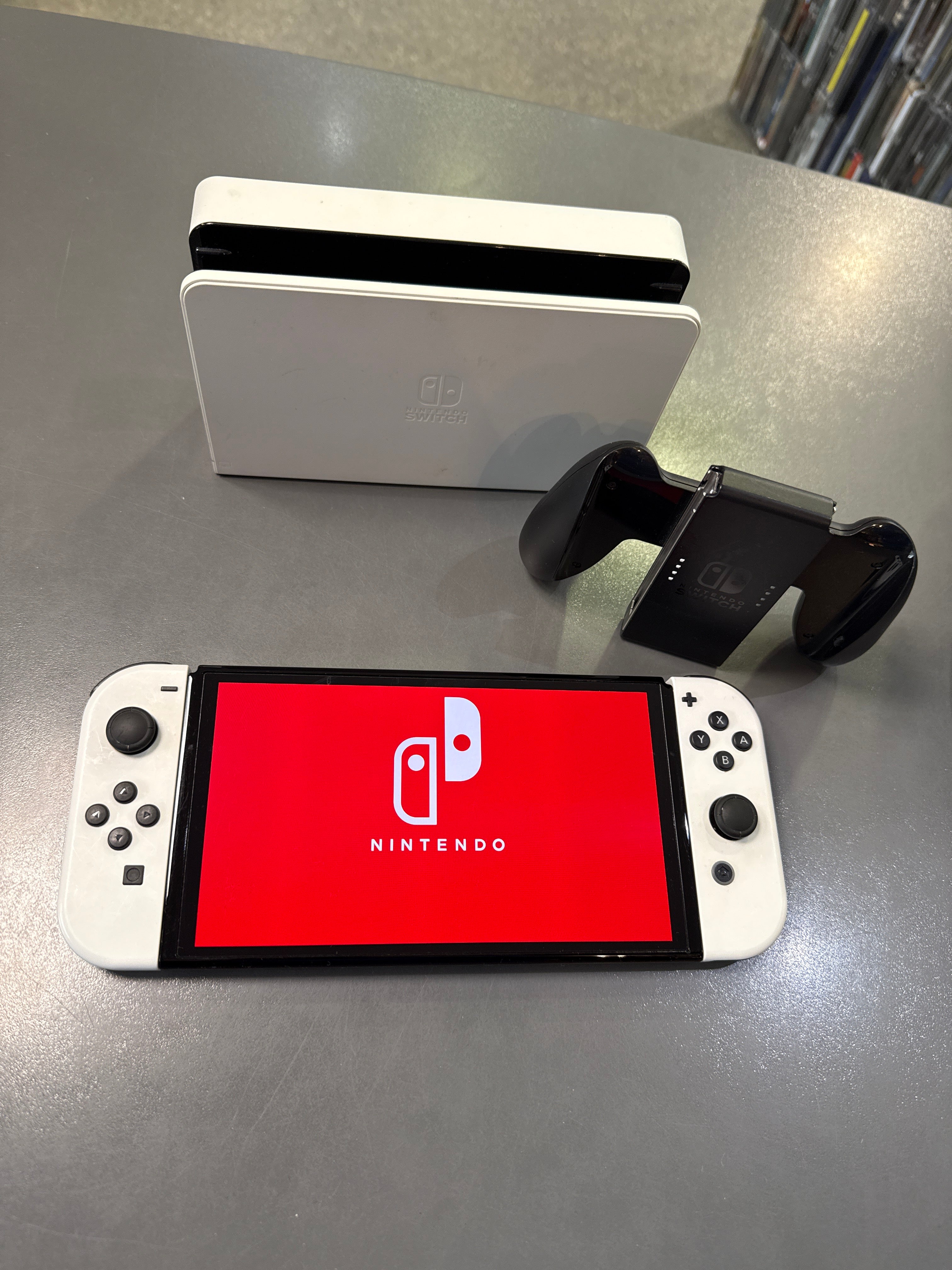 Nintendo Switch-Konsole OLED-Modell weiss mit Zubehör *gebraucht*