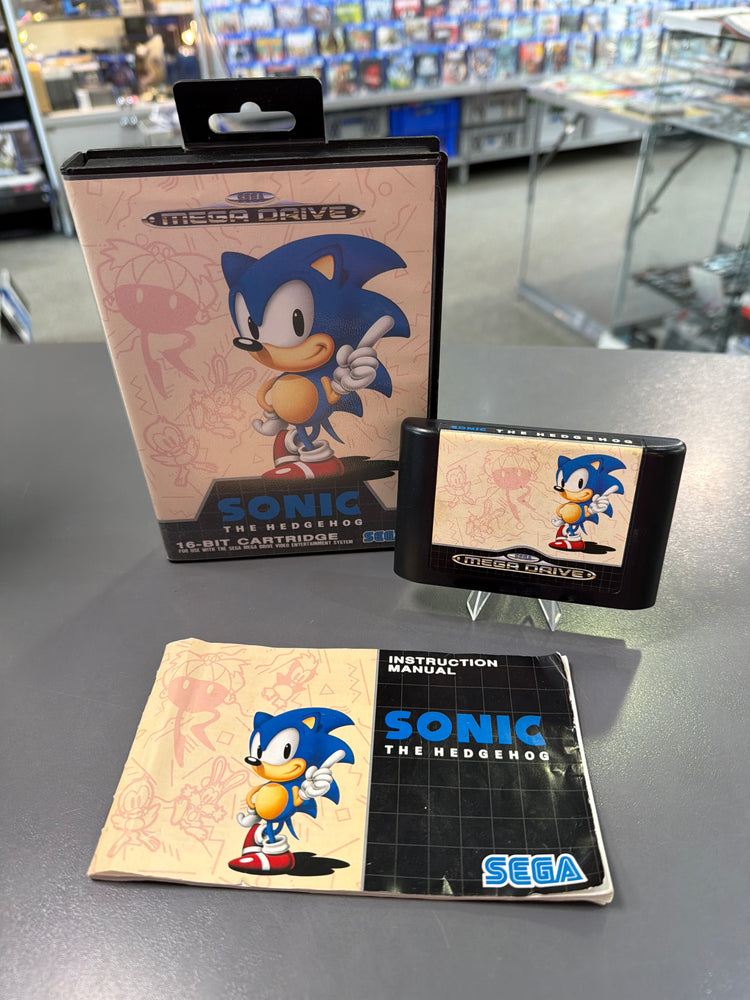 Sega Mega Drive Konsole mit Controller und Spielmodul