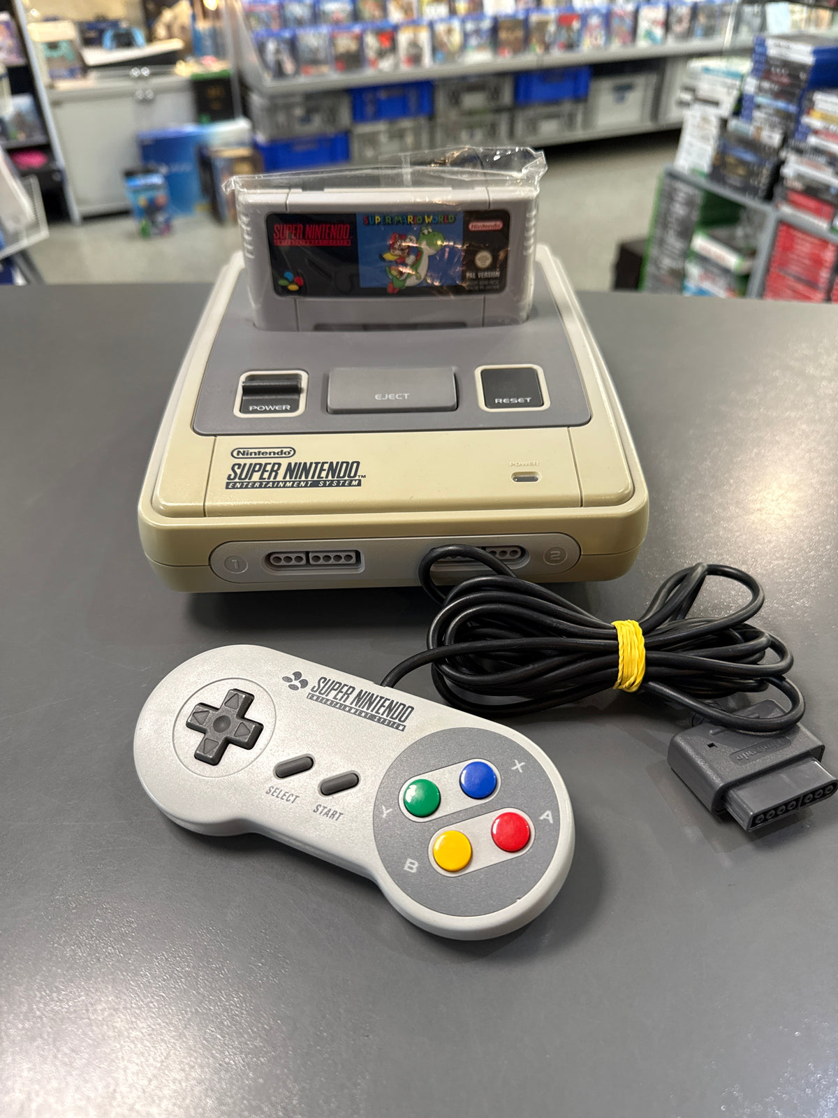 Super Nintendo Konsole 16 bit |One Chip| inkl. Spiel Super Mario World (Ohne OVP) *gebraucht