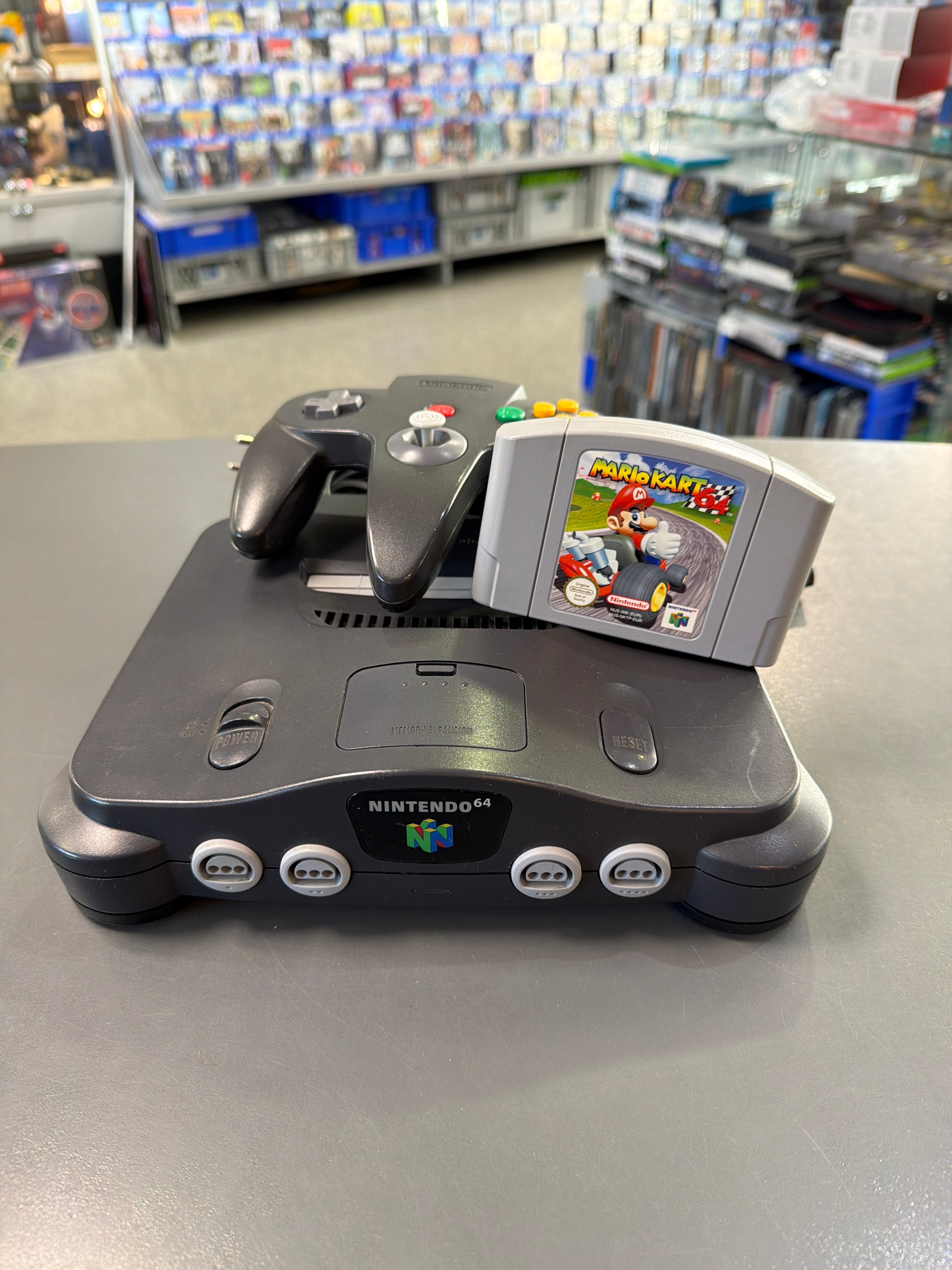 Original Nintendo 64 Konsole inkl.Controller und Spiel *gebraucht