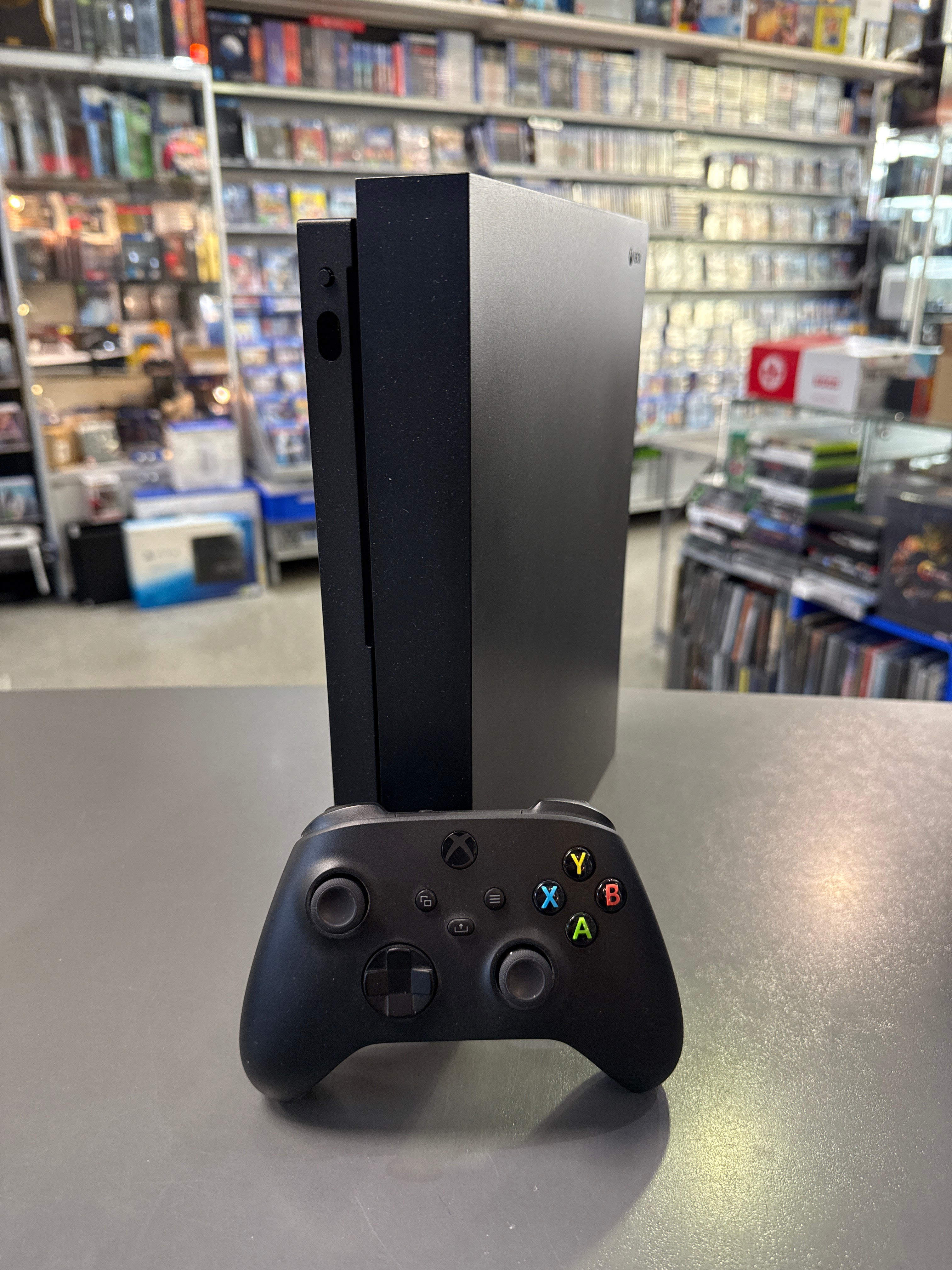 Xbox One X 1TB Konsole in OVP *gebraucht