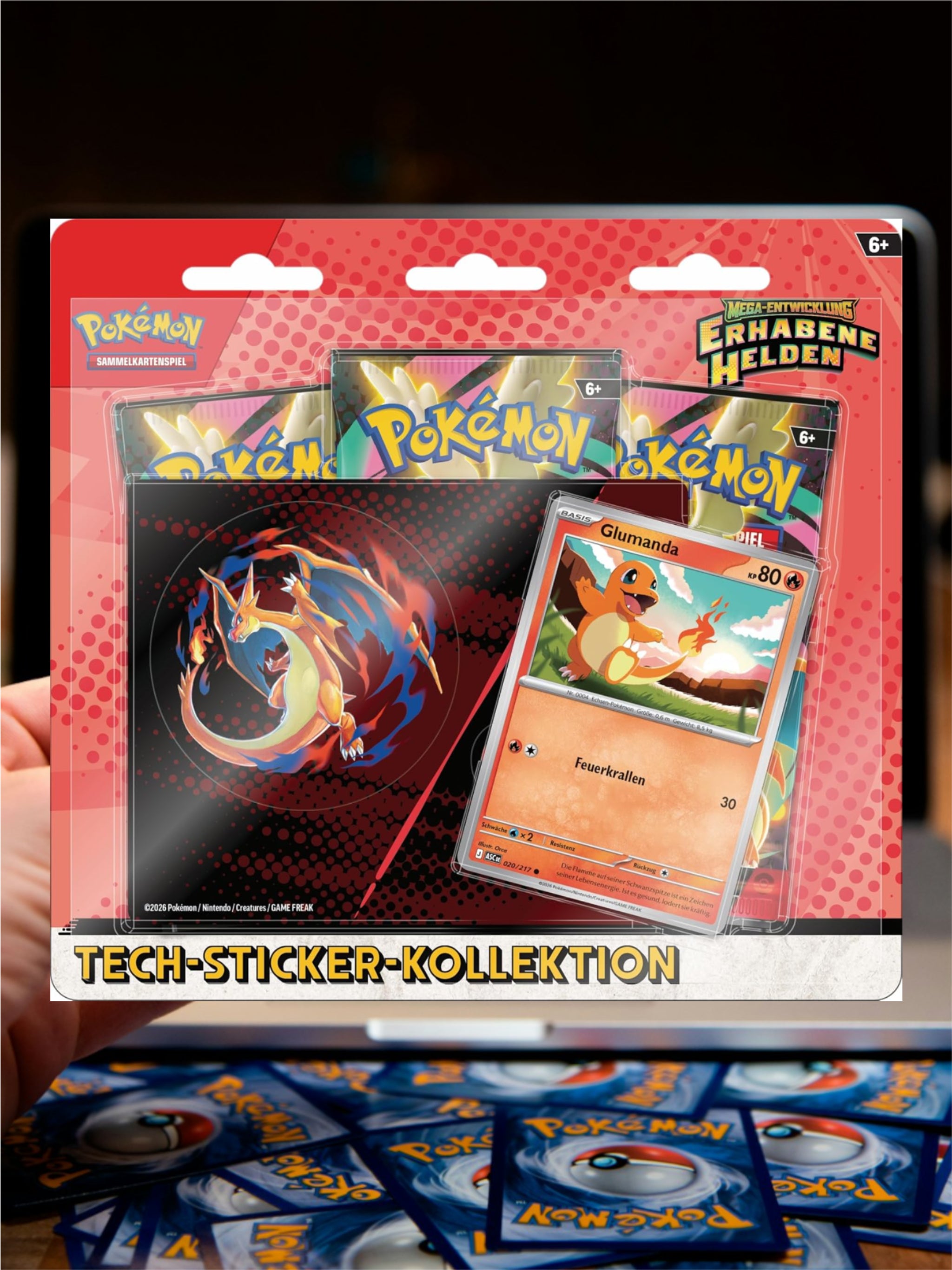 Pokémon-Sammelkartenspiel: Tech-Sticker-Kollektion Mega-Entwicklung – Erhabene Helden: Glumanda (1 holografische Promokarte und 3 Boosterpacks)
