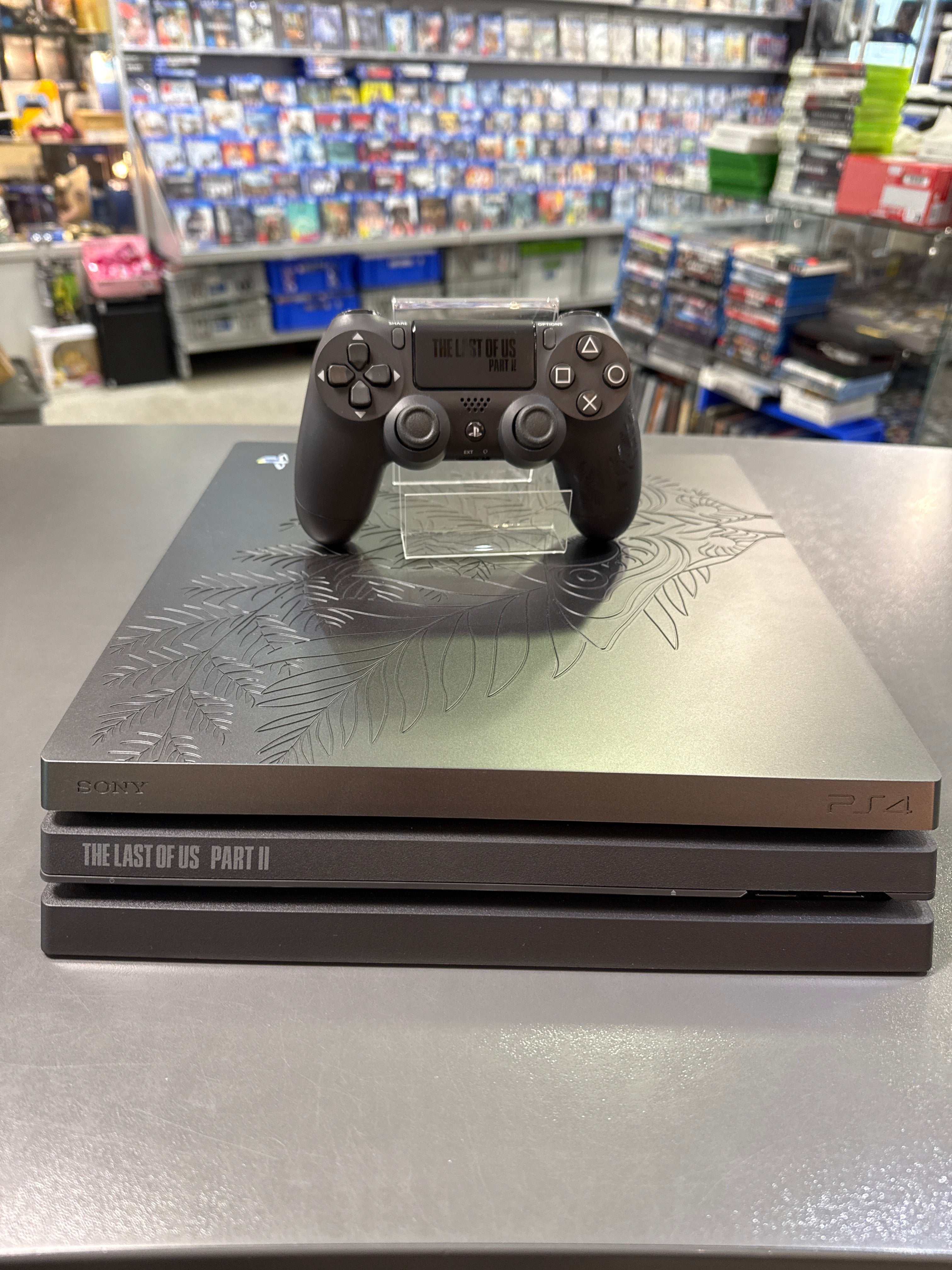 Last of US PlayStation 4 Pro Limited Edition 1TB *gebraucht* Neuwertig