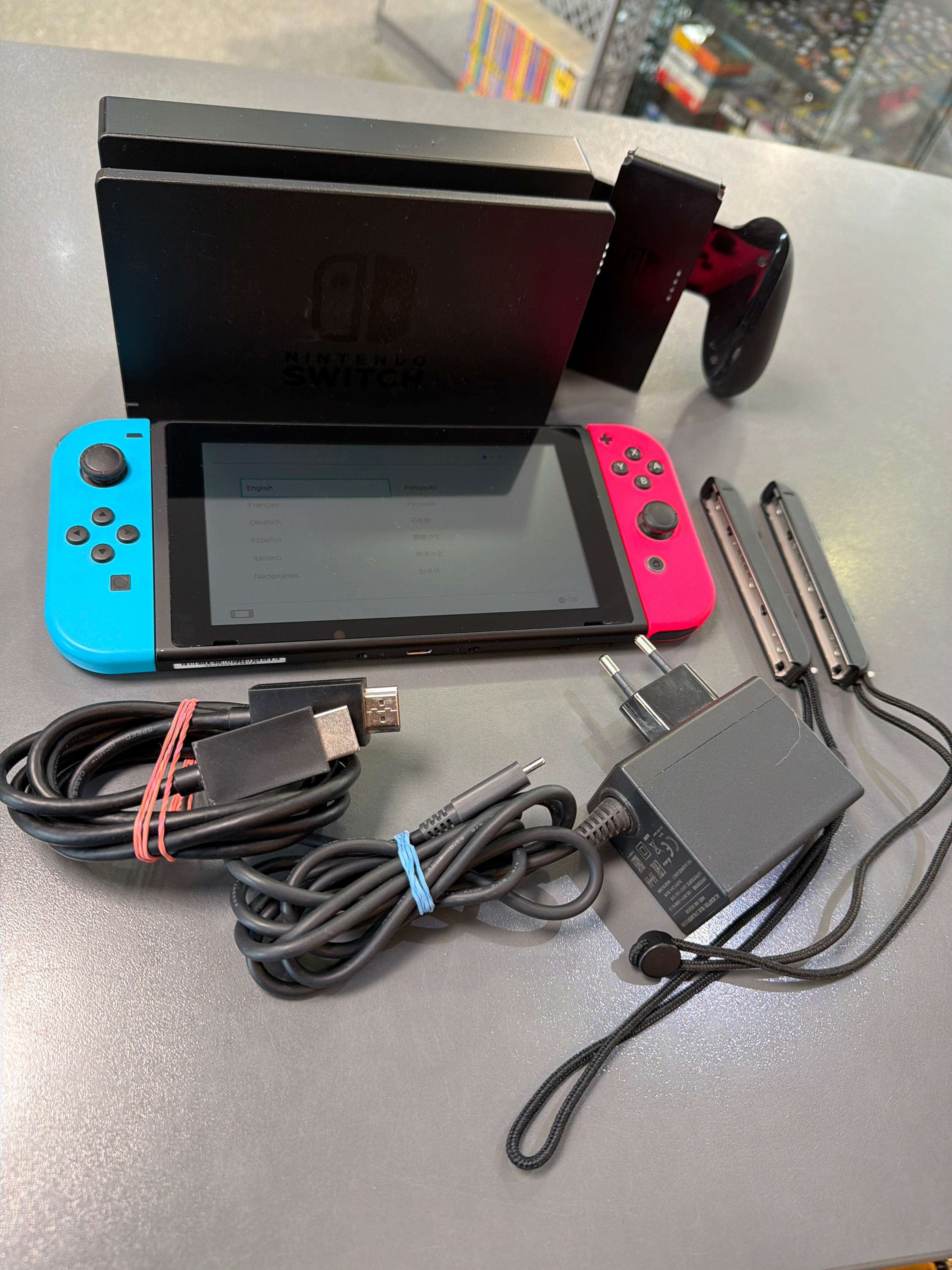 Nintendo Switch-Konsole Blau/Pink *gebraucht*