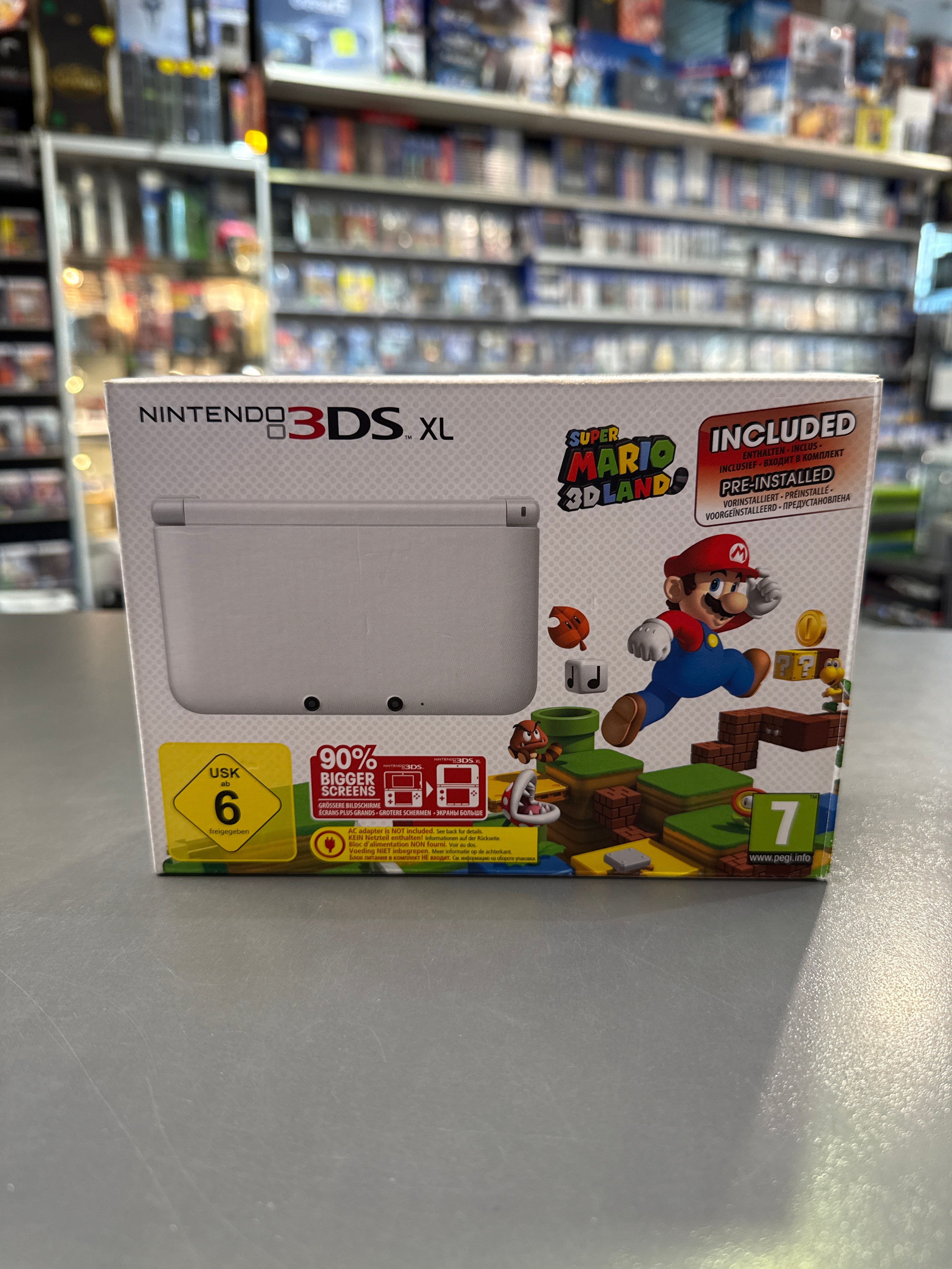 Nintendo 3DS XL - Konsole, weiß + Super Mario 3D Land (vorinstalliert)