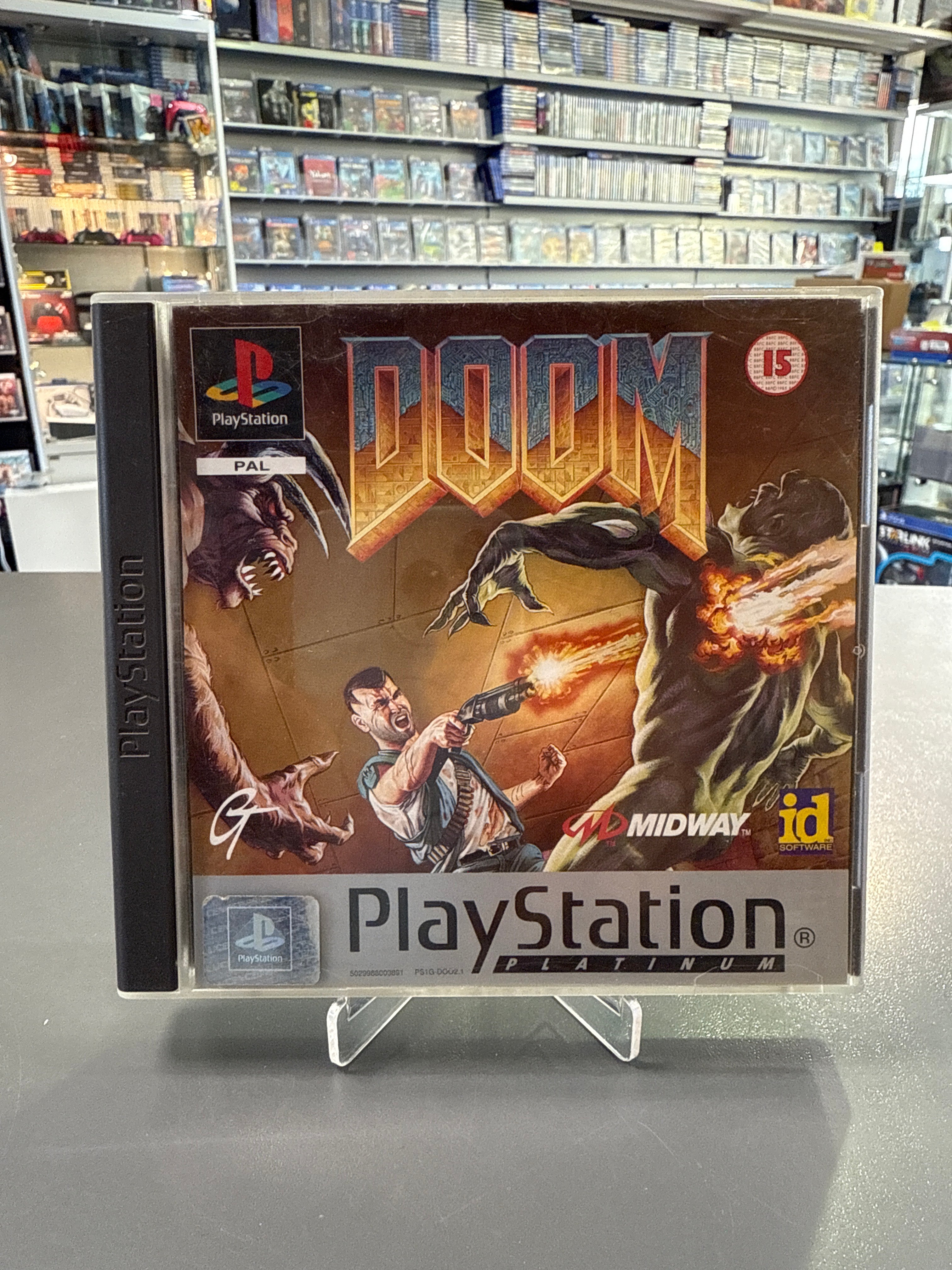 DOOM Platinum UK Version für PlayStation 1 PS1 gebraucht mit Anleitung und Originalverpackung.