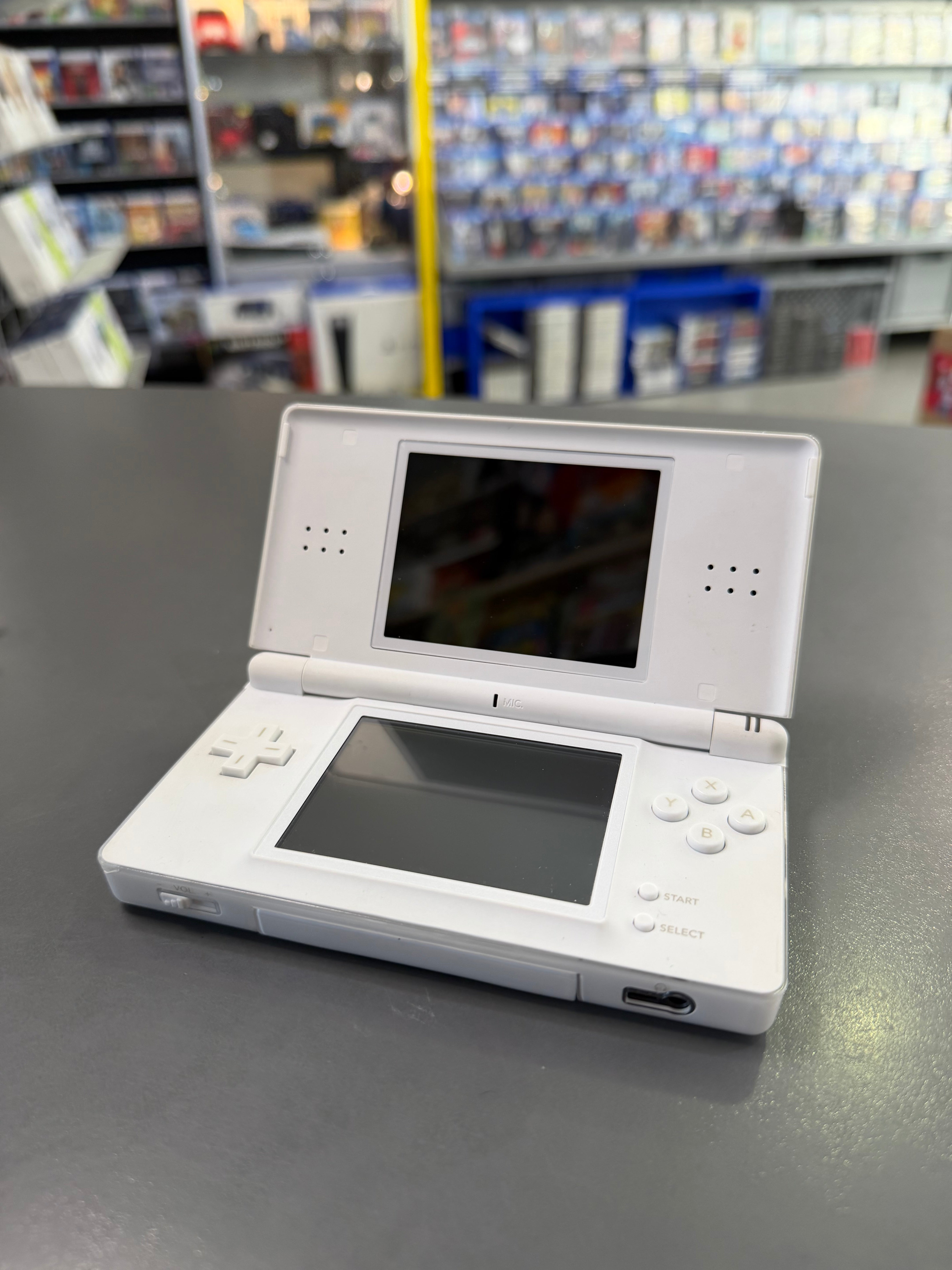 Nintendo DS Lite Weiß Konsole mit Ladekabel – gebrauchte Handheld-Konsole in sehr gutem Zustand für Nintendo DS und Game Boy Advance Spiele