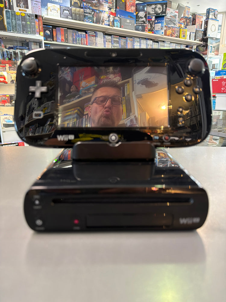 Nintendo Wii U Premium Pack 32GB schwarze Konsole gebraucht mit GamePad