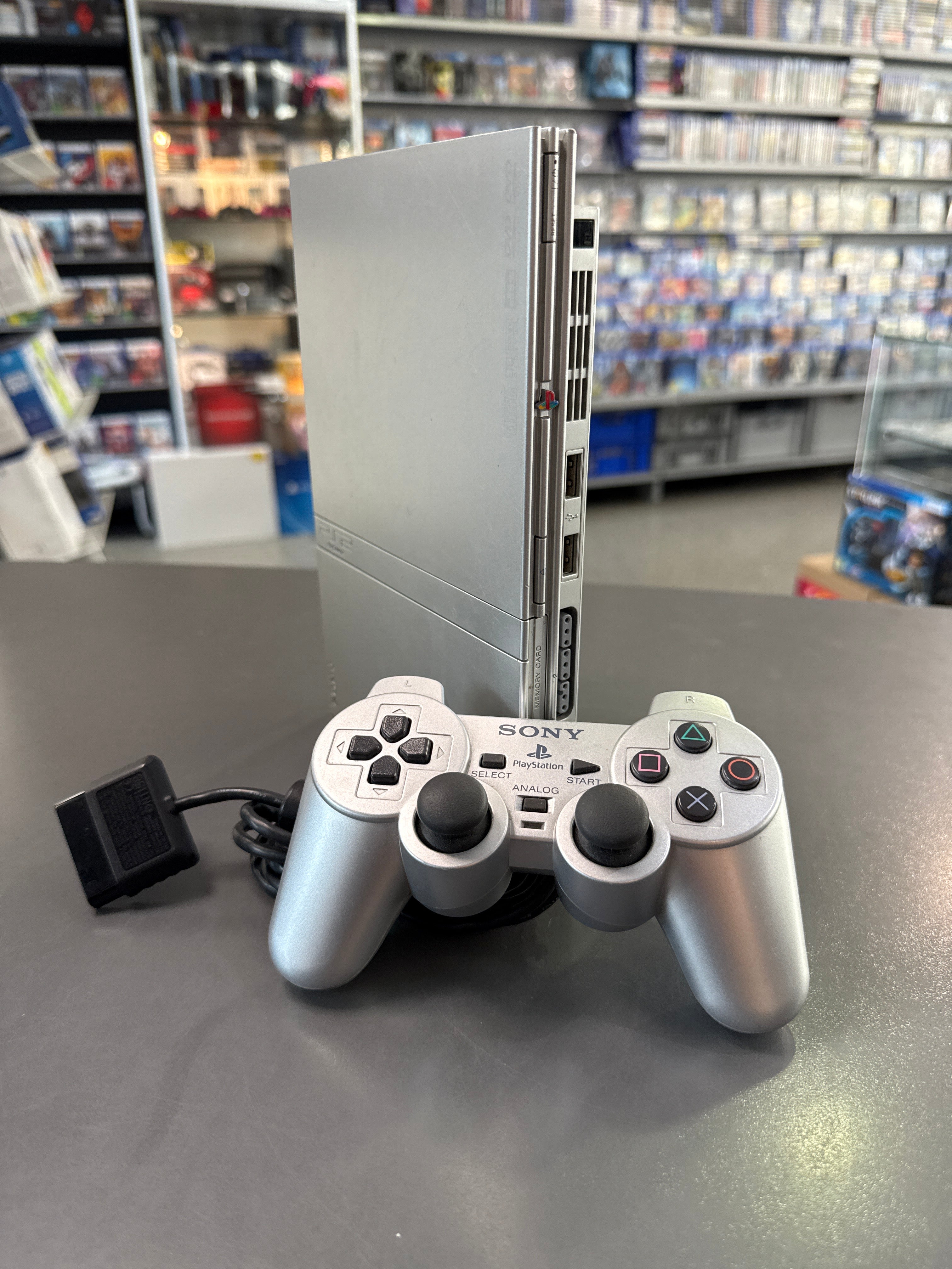 PlayStation 2 PS2 Slim Konsole Silber gebraucht mit Controller und Anschlusskabeln