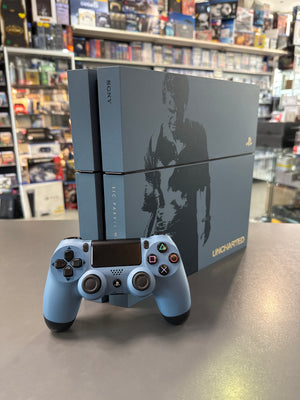 PlayStation 4 Konsole mit 1TB Speicher in Grau-Blau inkl. Uncharted 4: A Thief’s End Edition. Gebraucht, geprüft und neuwertig.