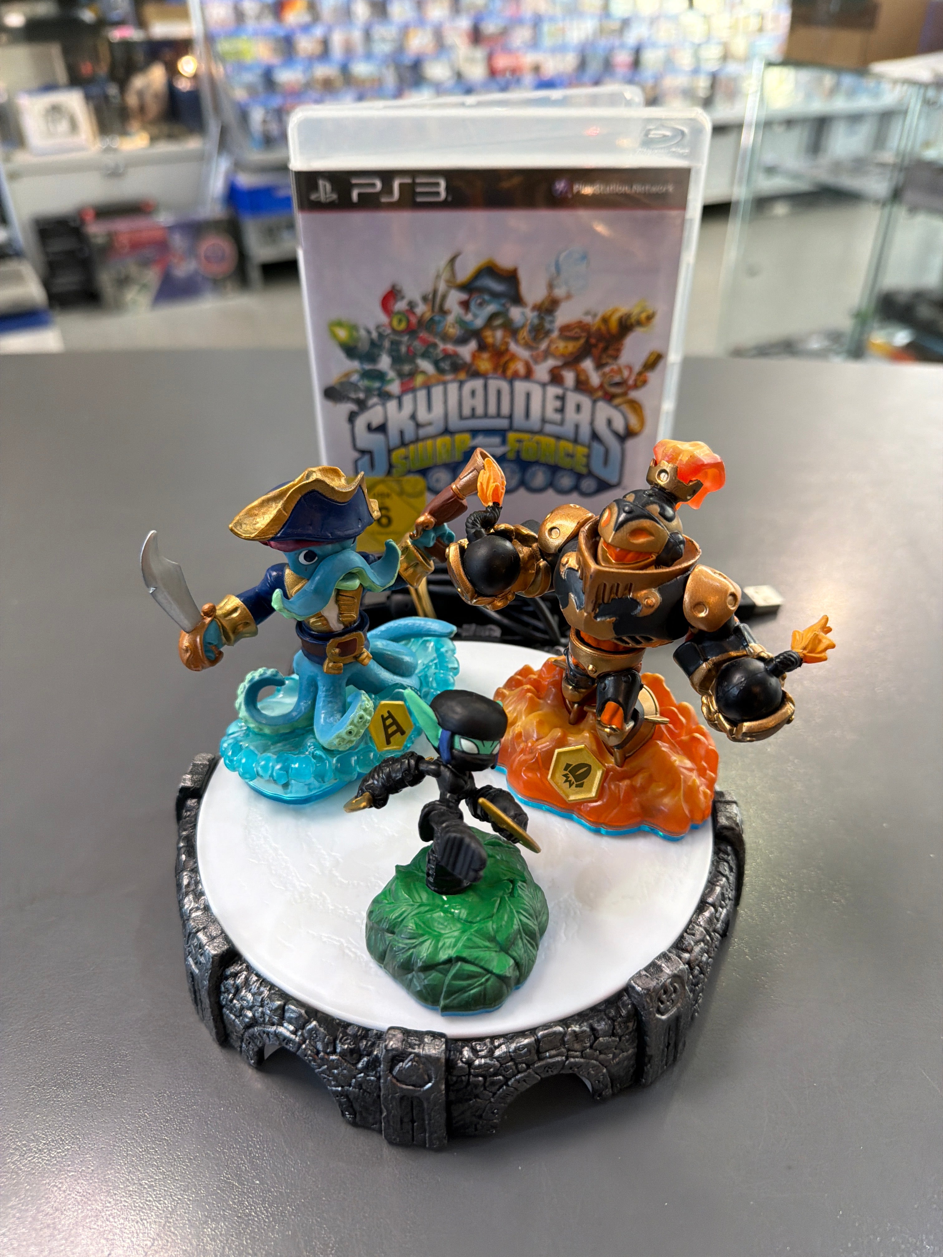 Skylanders Swap Force Starter Pack für PlayStation 3 mit Portal of Power und tauschbaren Figuren in farbenfrohem Fantasy-Design.